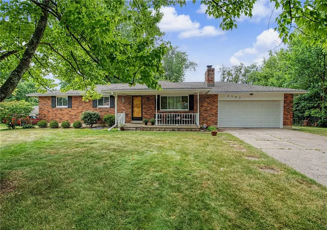 Homes for sale in Beavercreek, OH | 2307 Pine Knott Dr, Beavercreek, OH 45431 | MLS# 963446