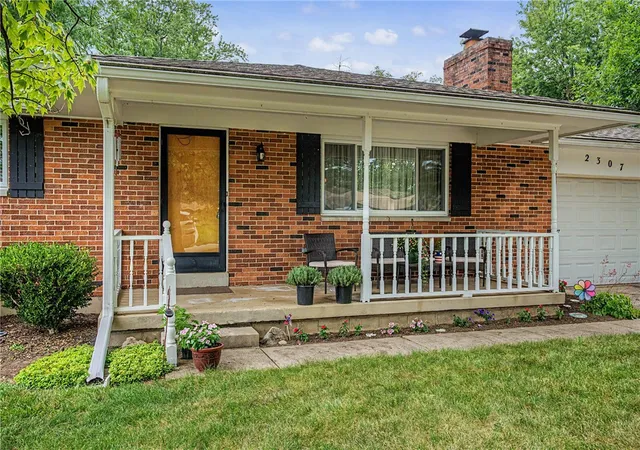 Homes for sale in Beavercreek, OH | 2307 Pine Knott Dr, Beavercreek, OH 45431 | MLS# 963446