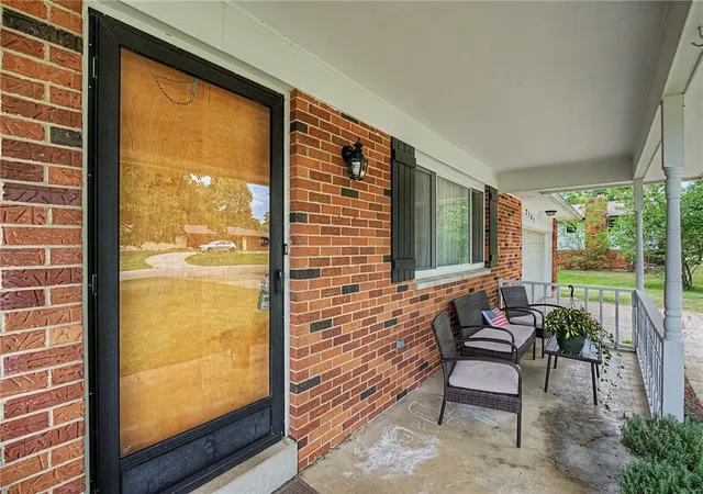 Homes for sale in Beavercreek, OH | 2307 Pine Knott Dr, Beavercreek, OH 45431 | MLS# 963446