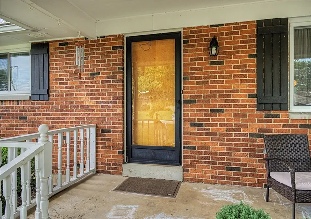 Homes for sale in Beavercreek, OH | 2307 Pine Knott Dr, Beavercreek, OH 45431 | MLS# 963446