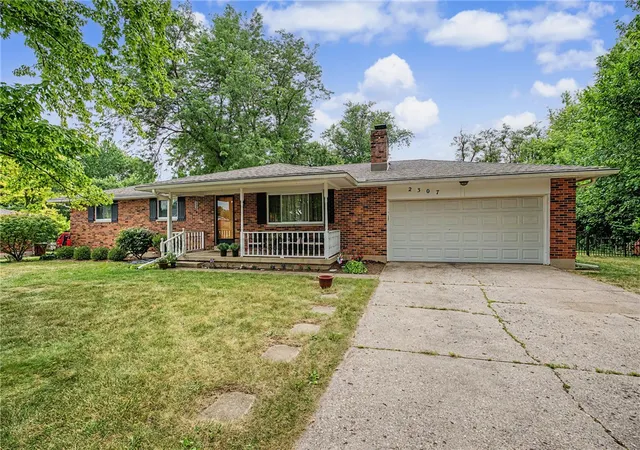 Homes for sale in Beavercreek, OH | 2307 Pine Knott Dr, Beavercreek, OH 45431 | MLS# 963446