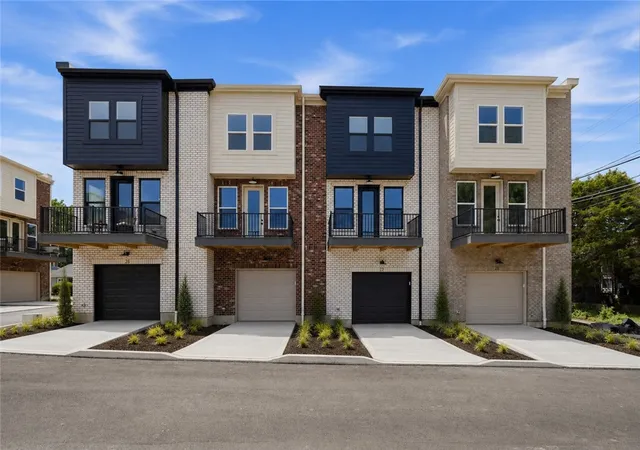 2nd image of 22 Pleasant St #2, Lebanon, OH 45036 | MLS# 963650