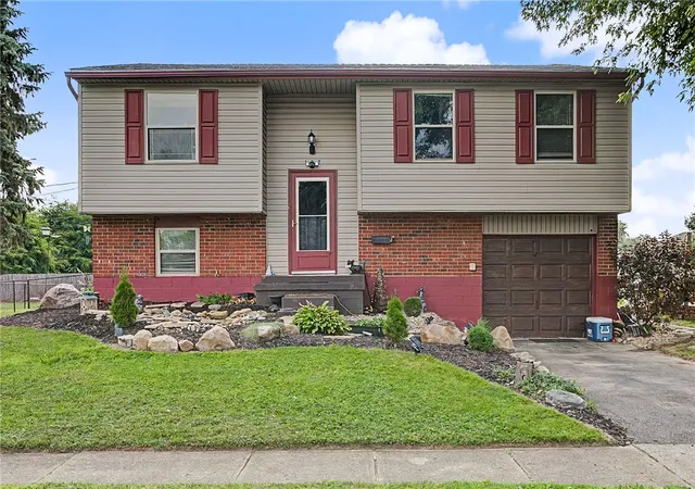Homes for sale in Englewood, OH | 137 Lightner Ln, Englewood, OH 45322 | MLS# 963725