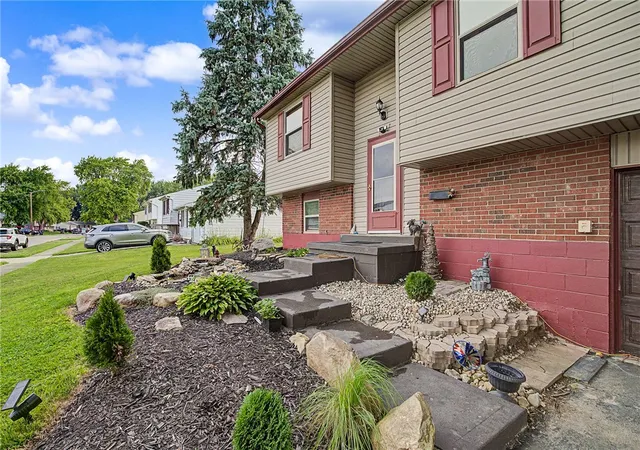 Homes for sale in Englewood, OH | 137 Lightner Ln, Englewood, OH 45322 | MLS# 963725