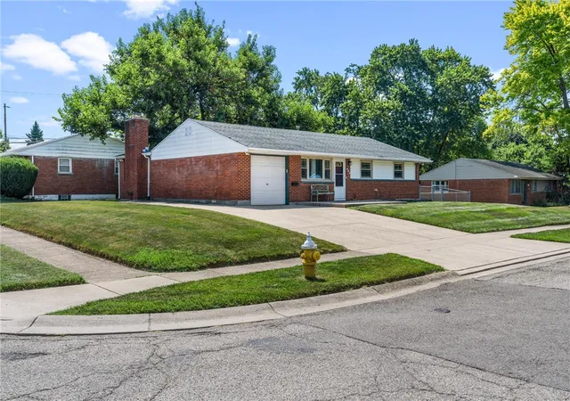 3rd image of 906 Wagon Wheel Dr, Dayton, OH 45431 | MLS# 963640
