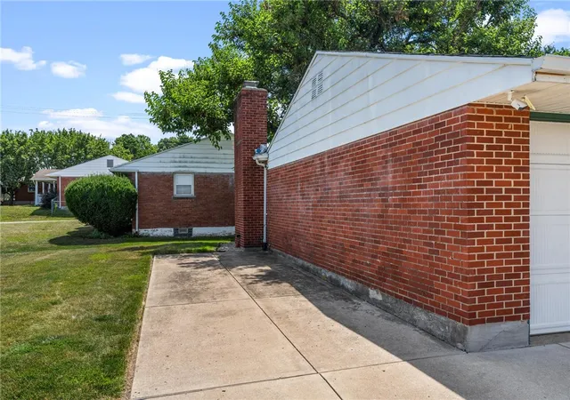 4th image of 906 Wagon Wheel Dr, Dayton, OH 45431 | MLS# 963640