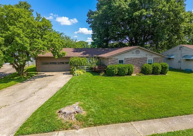 3rd image of 303 West Pl, Trenton, OH 45067 | MLS# 963821