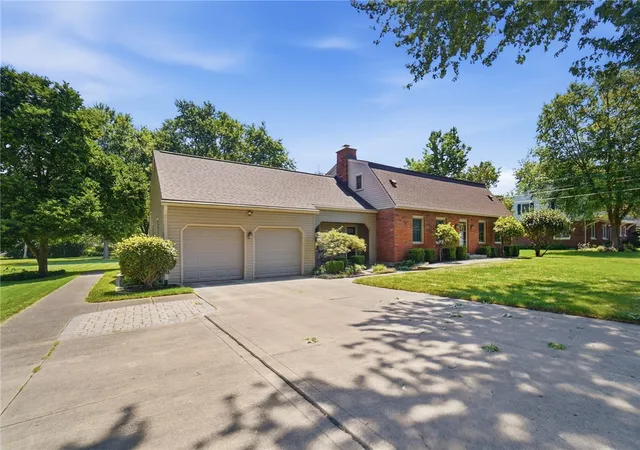3rd image of 2221 Fiesta Dr, Troy, OH 45373 | MLS# 963764