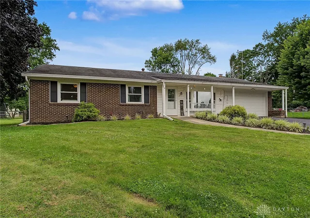 Homes for sale in Bellbrook, OH | 1545 Gunther Dr, Bellbrook, OH 45305 | MLS# 963727