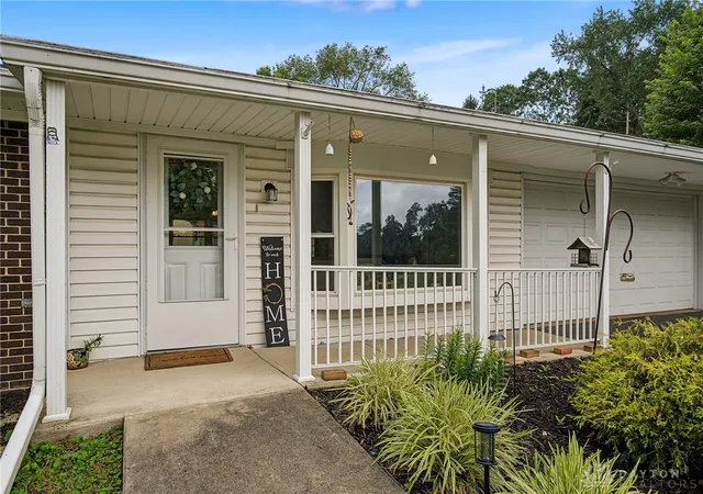 Homes for sale in Bellbrook, OH | 1545 Gunther Dr, Bellbrook, OH 45305 | MLS# 963727