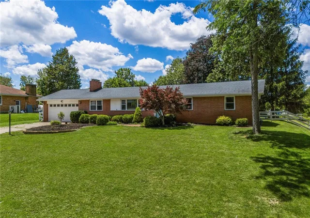 Homes for sale in Beavercreek, OH | 2616 N Emerald Dr, Beavercreek, OH 45431 | MLS# 963755