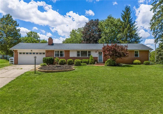 Homes for sale in Beavercreek, OH | 2616 N Emerald Dr, Beavercreek, OH 45431 | MLS# 963755