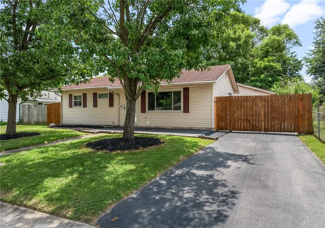 Homes for sale in Xenia, OH | 1093 Frost Circle Dr, Xenia, OH 45385 | MLS# 963184