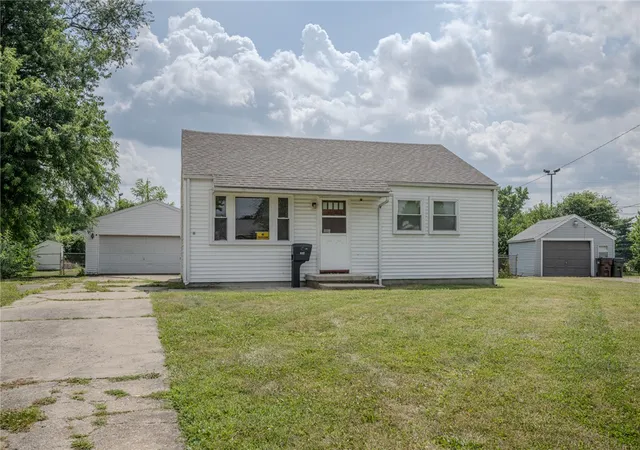 Photo 1 of Single family home for sale at 1117 Circle Dr, Xenia, OH 45385 | MLS# 963932 | Listing updated on 2026-07-12