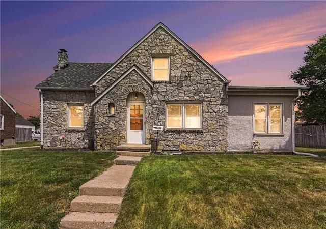 Photo 1 of Single family home for sale at 407 Virginia Ave, Troy, OH 45373 | MLS# 963935 | Listing updated on 2026-07-18