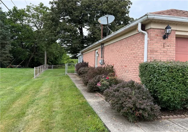 Photo 2 of Sale Pending at 5125 Malibu Ct, Dayton, OH 45426 | MLS# 963923 | Listing updated on 2026-08-27