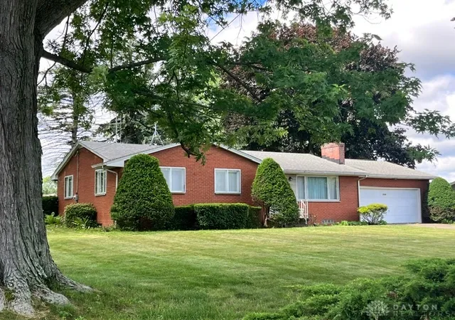1st image of 2520 Hollyview St Ne, Canton, OH 44721 | MLS# 963987