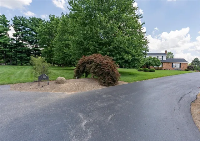 Photo 2 of Single family home for sale at 130 Westover Dr, Hillsboro, OH 45133 | MLS# 963826 | Listing updated on 2026-07-13