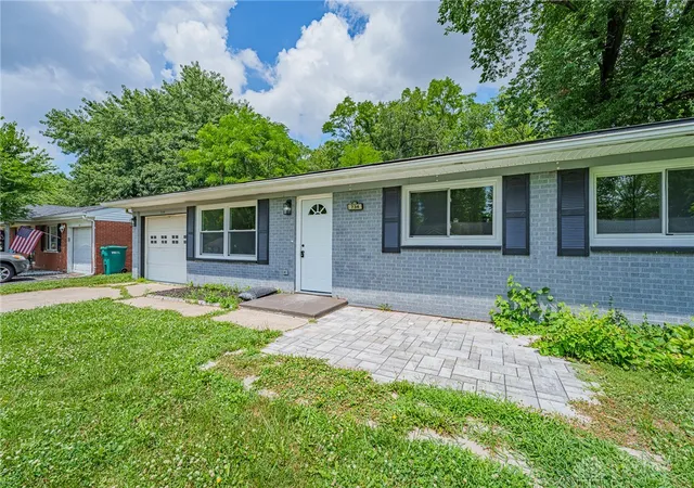 Photo 4 of Sale Pending at 734 Murray Hl Dr, Xenia, OH 45385 | MLS# 964076 | Listing updated on 2026-08-28