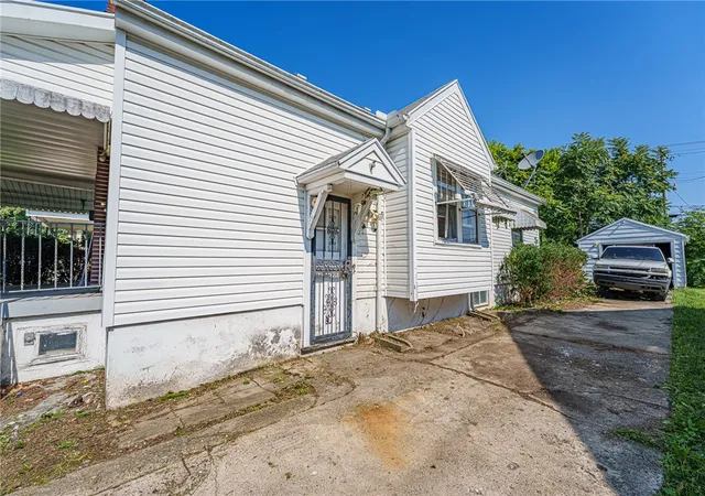 Photo 3 of Sale Pending at 109 E Siebenthaler Ave, Dayton, OH 45405 | MLS# 964111 | Listing updated on 2026-08-01