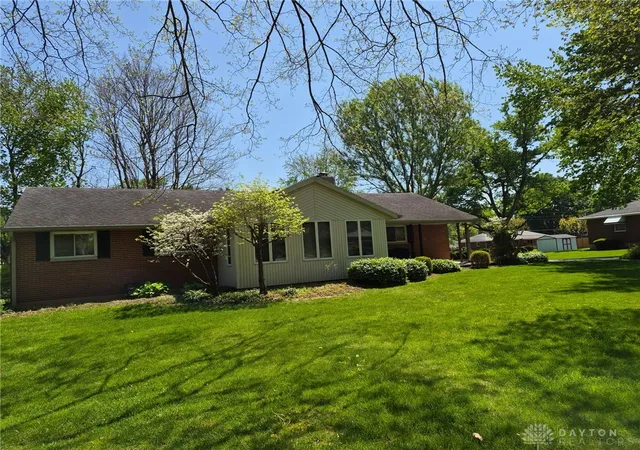Homes for sale in Beavercreek, OH | 1072 Firewood Dr, Beavercreek, OH 45430 | MLS# 964005