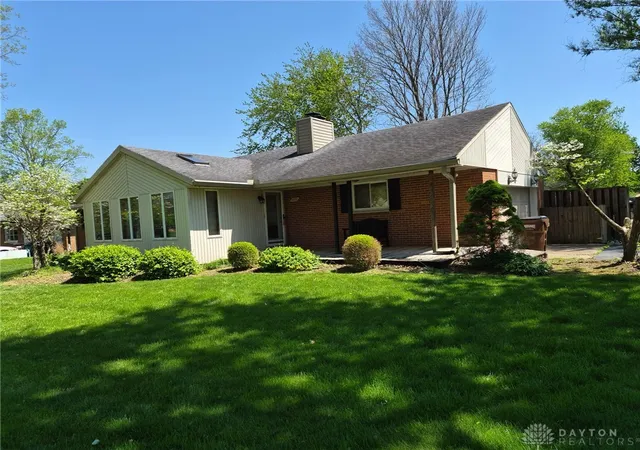 Homes for sale in Beavercreek, OH | 1072 Firewood Dr, Beavercreek, OH 45430 | MLS# 964005