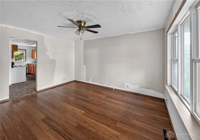 5th image of 320 Muntz St, Hillsboro, OH 45133 | MLS# 964194