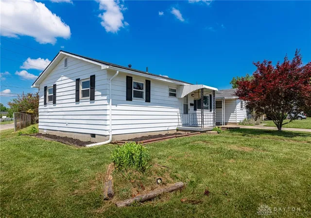 1st image of 653 S Douglas Ave, Springfield, OH 45505 | MLS# 963544