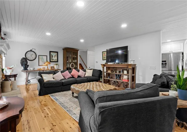 4th image of 129 Corinthian Dr, Chester Twp, OH 45177 | MLS# 964171