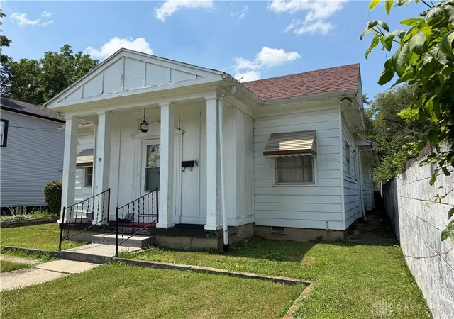 3rd image of 9 Oak St, Dayton, OH 45426 | MLS# 964282