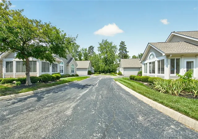 4th image of 224 Edinburgh Village Dr, Washington Twp, OH 45458 | MLS# 964286