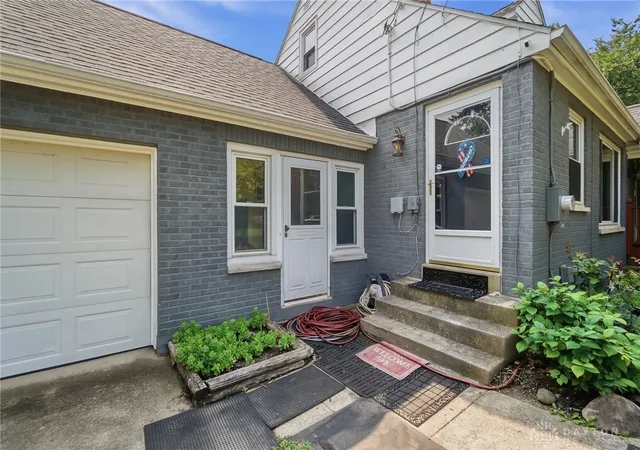 Homes for sale in Beavercreek, OH | 1466 S Central Dr, Beavercreek, OH 45432 | MLS# 964391