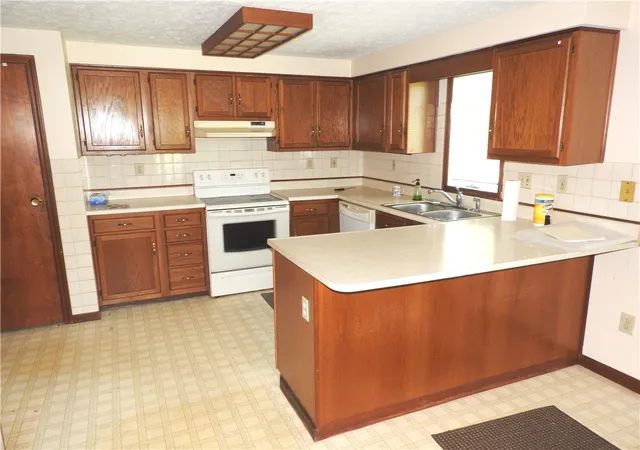Photo 4 of Single family home for sale at 8180 Dog Leg Rd, Dayton, OH 45414 | MLS# 964385 | Listing updated on 2026-07-16