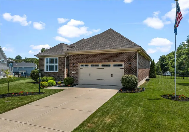 Homes for sale in Bellbrook, OH | 1700 Sunset Creek Ct, Bellbrook, OH 45305 | MLS# 964268