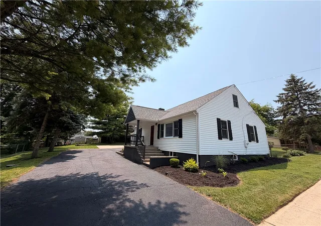Homes for sale in Englewood, OH | 514 W Wenger Rd, Englewood, OH 45322 | MLS# 964270