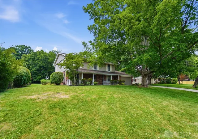 2nd image of 1611 Red Fox Dr, Beavercreek, OH 45432 | MLS# 964354