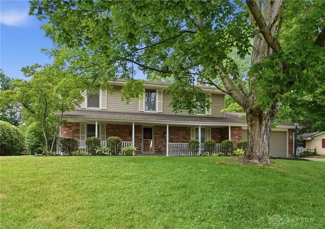 Homes for sale in Beavercreek, OH | 1611 Red Fox Dr, Beavercreek, OH 45432 | MLS# 964354