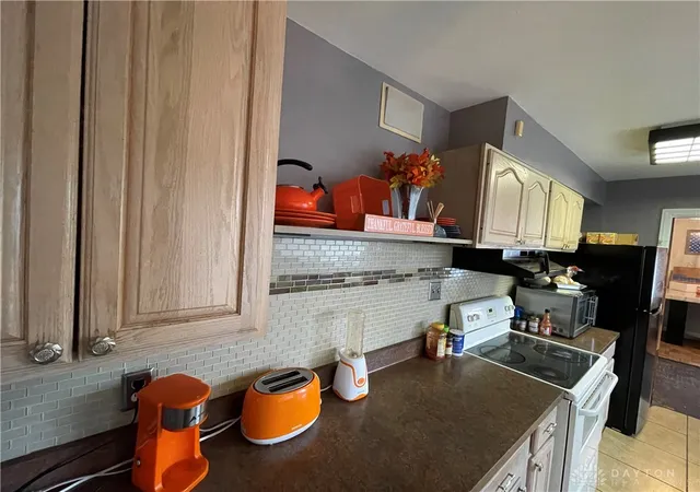 Photo 4 of Single family home for sale at 225 W Nottingham Rd, Dayton, OH 45405 | MLS# 964343 | Listing updated on 2026-07-24