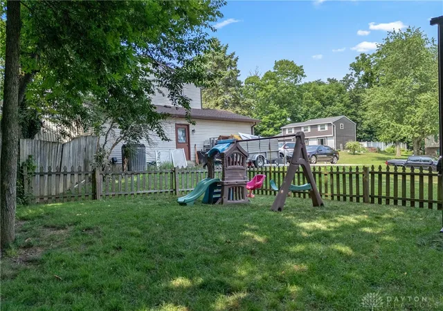 Homes for sale in Beavercreek, OH | 4008 Willow Run Dr, Beavercreek, OH 45430 | MLS# 964332