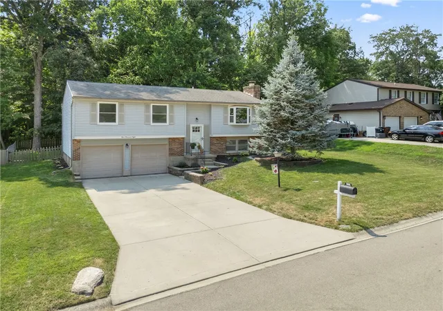 Homes for sale in Beavercreek, OH | 4008 Willow Run Dr, Beavercreek, OH 45430 | MLS# 964332