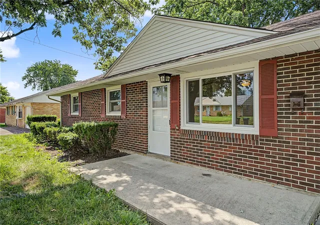 4th image of 832 Stewville Dr, Vandalia, OH 45377 | MLS# 964361