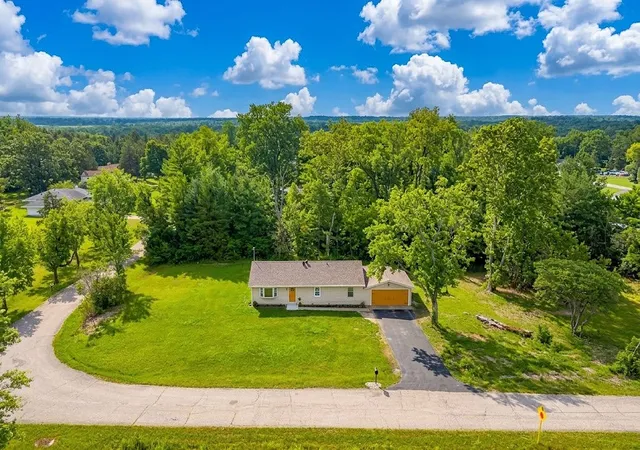 2nd image of 6701 Ellen Dr, Jefferson Twp, OH 45417 | MLS# 963958