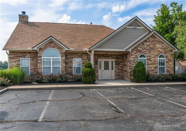 Homes for sale in Beavercreek, OH | 2421 Patrick Blvd, Beavercreek, OH 45431 | MLS# 963665
