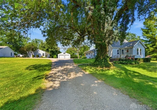 2nd image of 5575 Horseshoe Bend Rd, Hamilton, OH 45011 | MLS# 964439