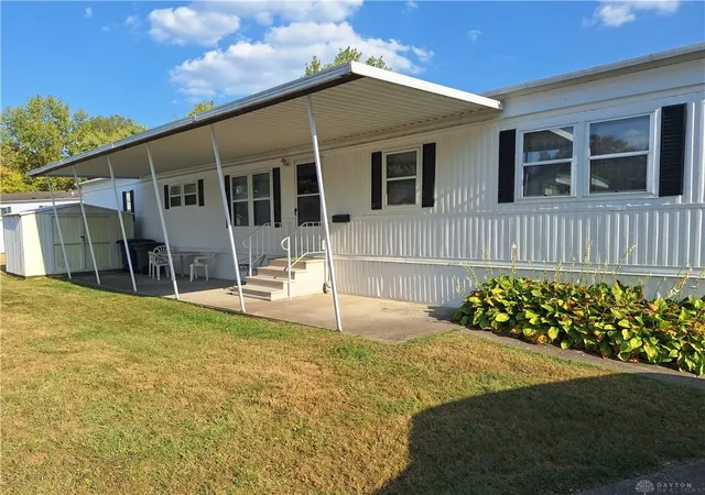 Homes for sale in Dayton, OH | 5300 Sportscraft, Dayton, OH 45414 | MLS# 964445