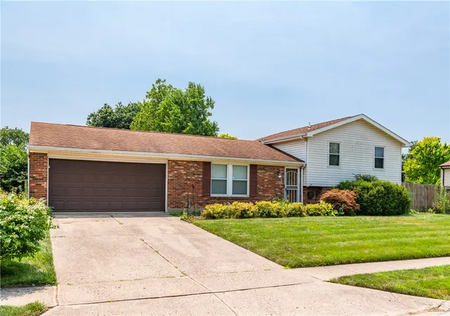 Photo 2 of Single family home for sale at 804 Sunset Dr, Englewood, OH 45322 | MLS# 963866 | Listing updated on 2026-08-28