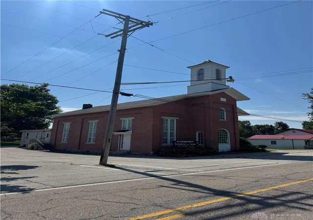 Photo 2 of Sale Pending at 4690 N Sulphur Springs Rd, Brookville, OH 45309 | MLS# 963911 | Listing updated on 2026-07-24