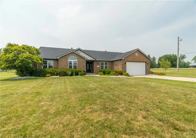 2nd image of 815 W Eva Cir, Springfield, OH 45504 | MLS# 964509