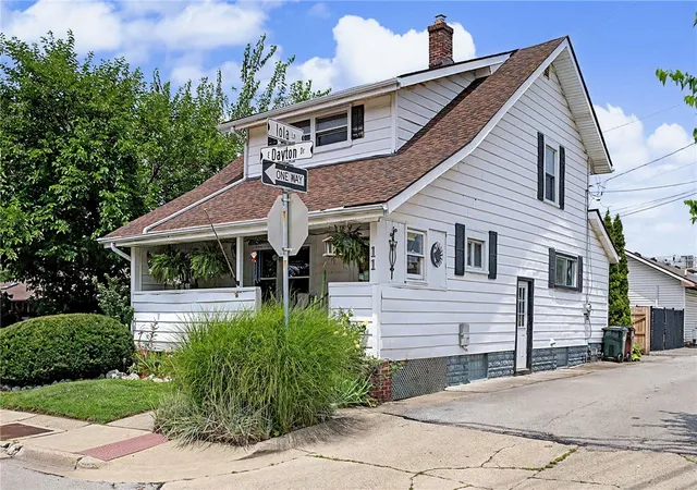 3rd image of 11 E Dayton Dr, Fairborn, OH 45324 | MLS# 964639