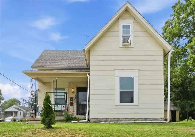 1st image of 501 N Yellow Springs St, Springfield, OH 45504 | MLS# 964226